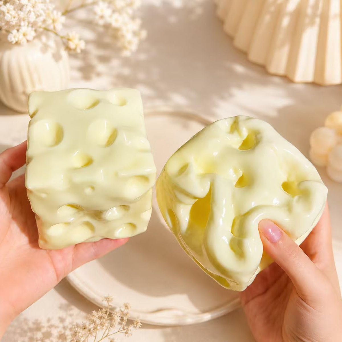 Cheezzy™ — Satisfying Cheese Squishy